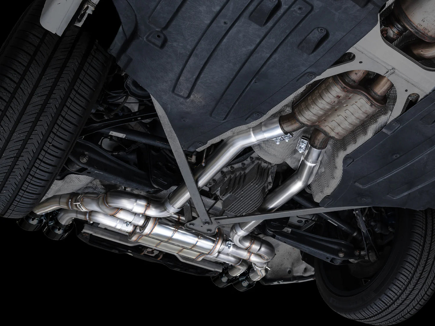 AWE 20-25 BMW X3/X4 M/M Comp (F97/F98) AWD SwitchPath Axle-back Exhaust