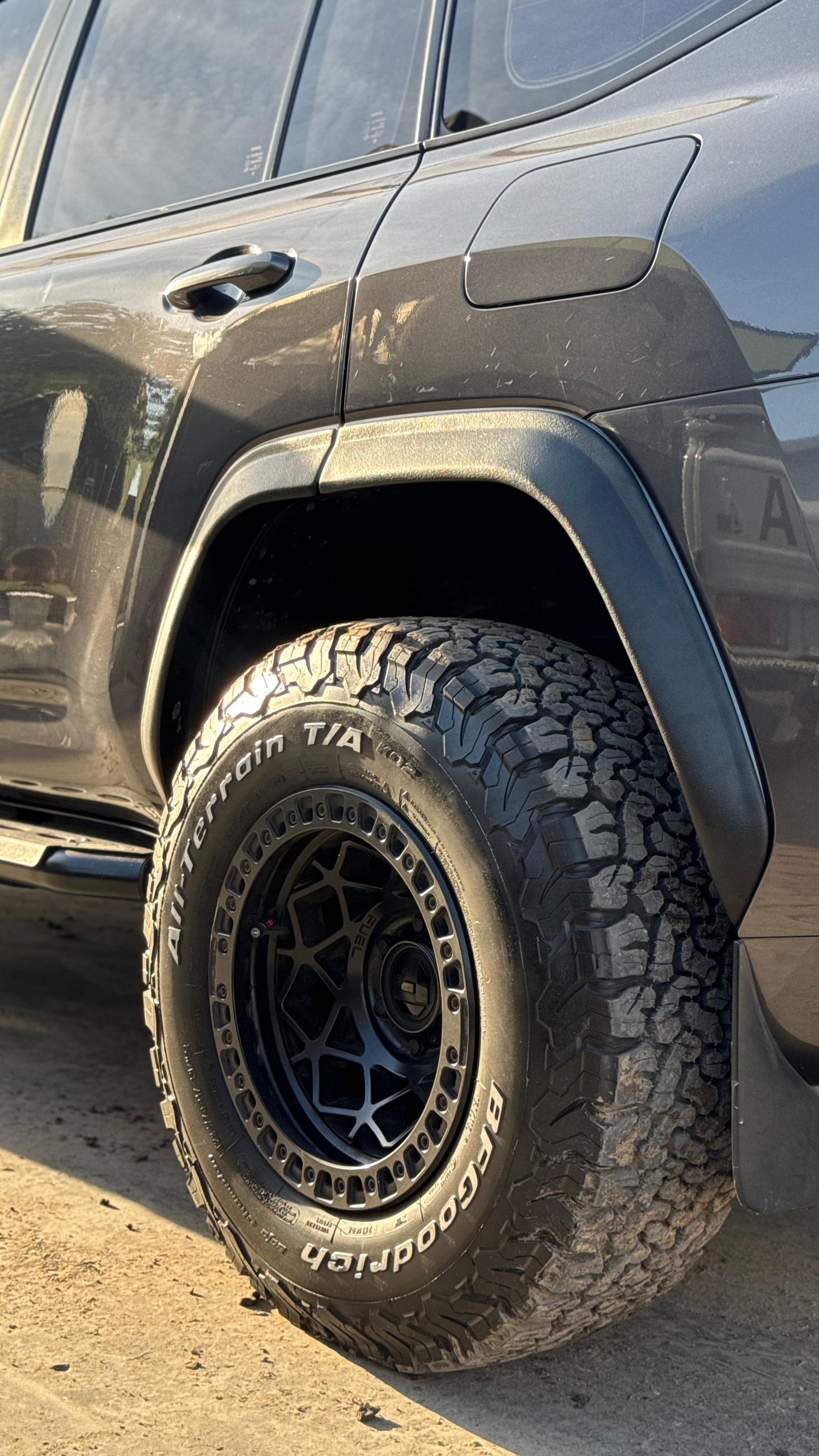 LC300 Fender Flares for All Trims