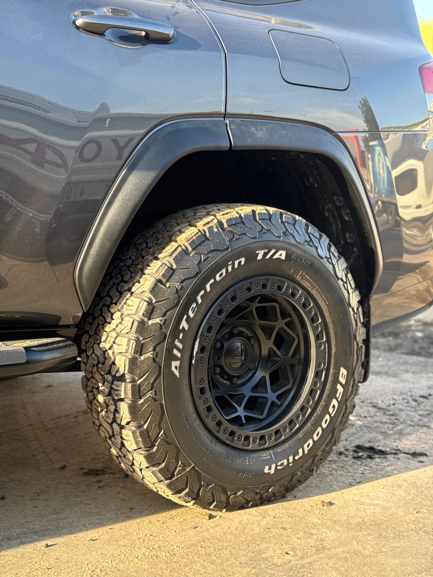 LC300 Fender Flares for All Trims