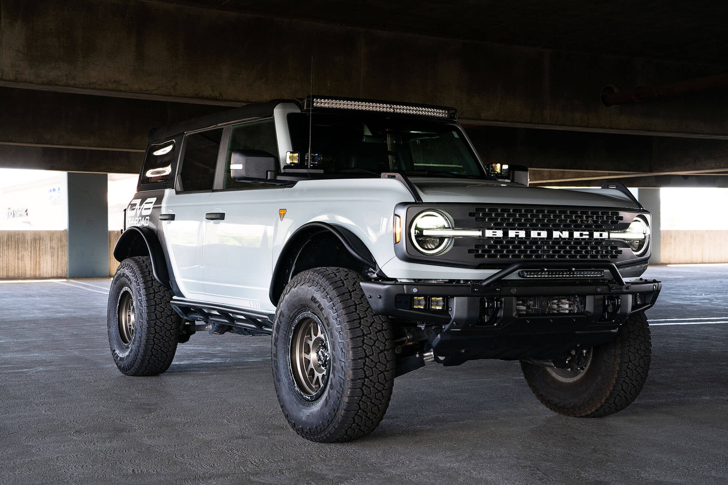 Ford Bronco LED Light Bar Mount